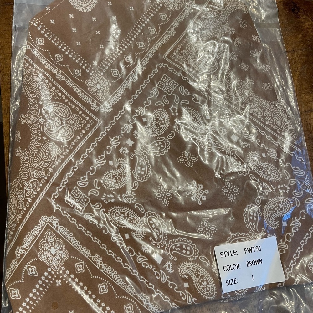 The LAINEY Bandana Top - Picture 8 of 8